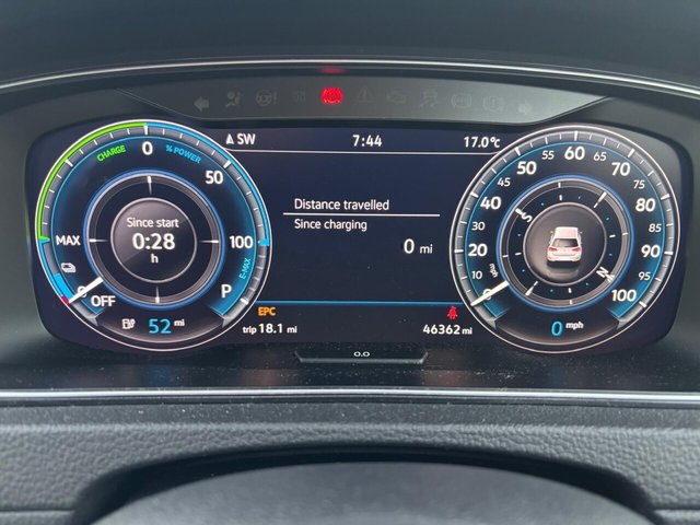 2020 VOLKSWAGEN E-GOLF - Photo 11