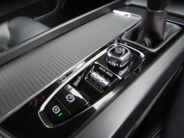 2018 VOLVO XC60 - Photo 11