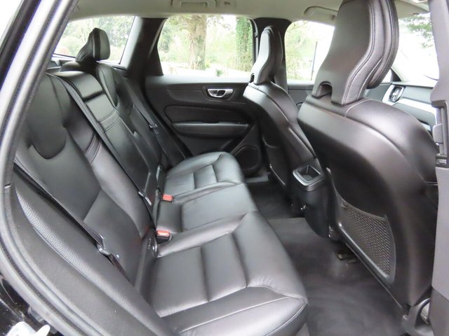 2018 VOLVO XC60 - Photo 9