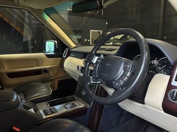 View our LAND ROVER RANGE ROVER