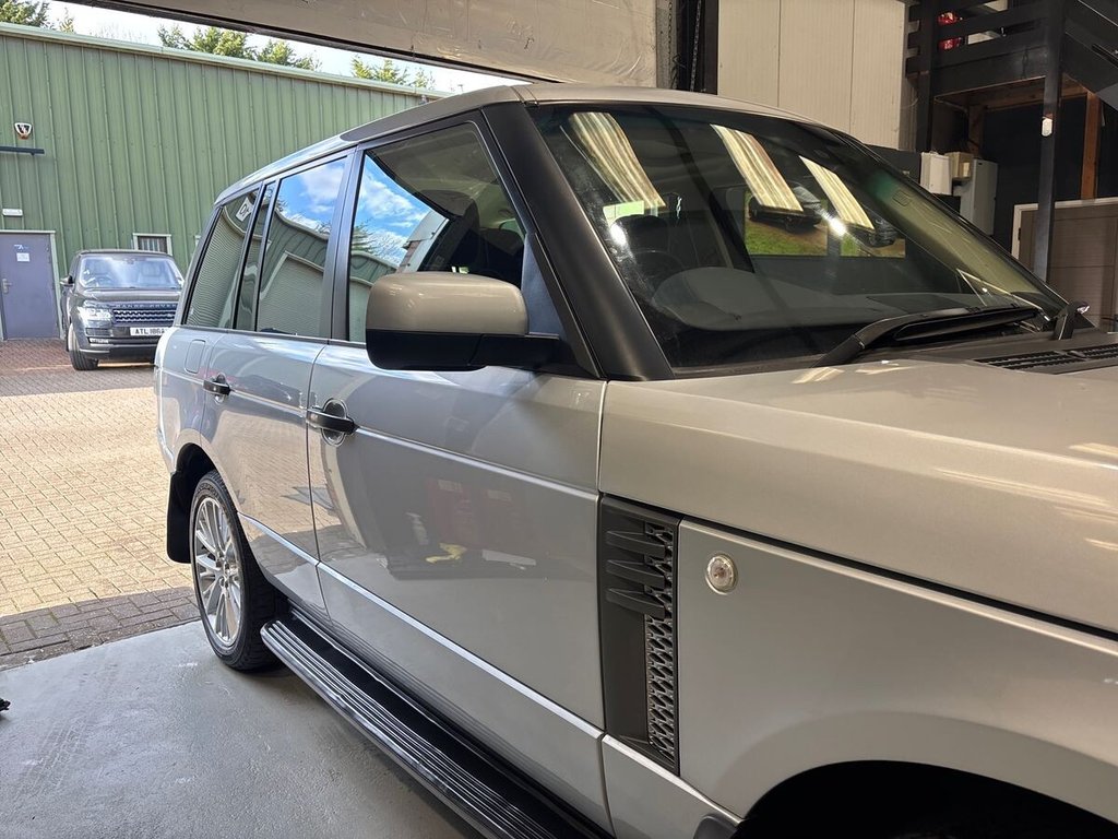 USED 2011 11 LAND ROVER RANGE ROVER 4.4 TD V8 Vogue SUV 5dr Diesel Auto 4WD Euro 5 (313 bhp) 3 OWNER|MAJOR SERVICE COMPLETE