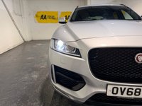 USED 2018 68 JAGUAR F-PACE 2.0 P300 R-Sport SUV 5dr Petrol Auto AWD Euro 6 (s/s) (300 ps) Sat Nav-Full leather-Panoramic roof-DAB-Heated seats & Steering wheel-Cruise-Rear camera-Privacy-20