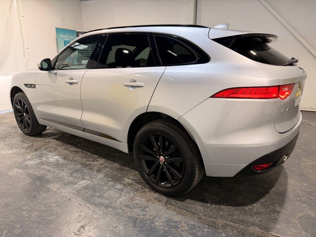 2018 JAGUAR F-PACE - Photo 4