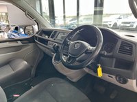 USED 2017 67 VOLKSWAGEN TRANSPORTER 2.0 BiTDI T32 BlueMotion Tech KOMBI VAN ( 5 SEATS) 4dr Diesel DSG FWD SWB Euro 6 (s/s) (204 ps) 