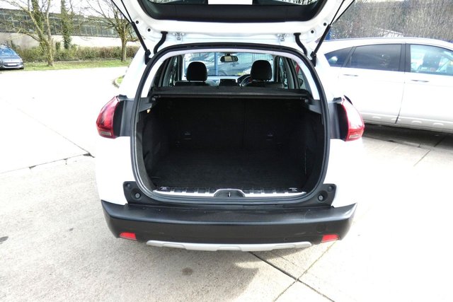 2017 PEUGEOT 2008 - Photo 8