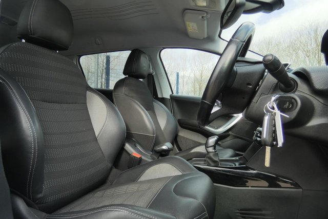 2017 PEUGEOT 2008 - Photo 10