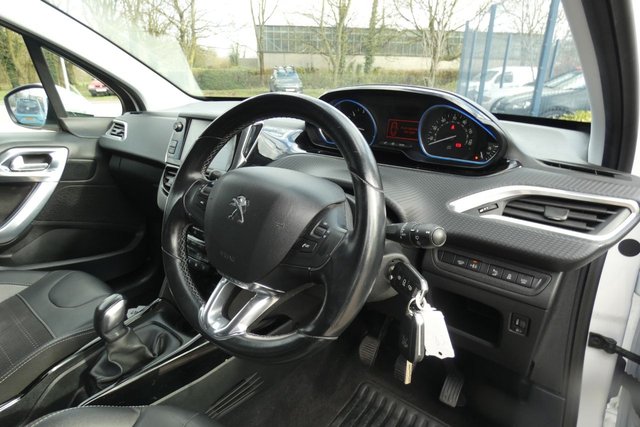 2017 PEUGEOT 2008 - Photo 11