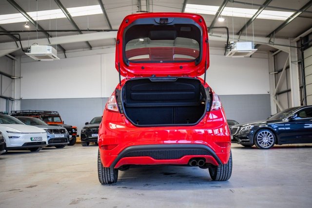 2017 Ford Fiesta 1.6L St-2 3dr - Photo 11