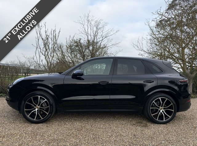 2021 PORSCHE CAYENNE - Photo 3