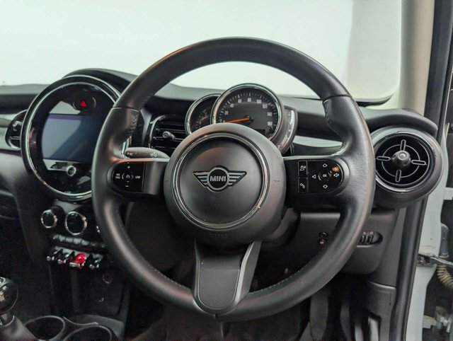 USED 2022 22 MINI HATCH 1.5 One Classic 5dr CLICK & COLLECT/ HOME DELIVERY