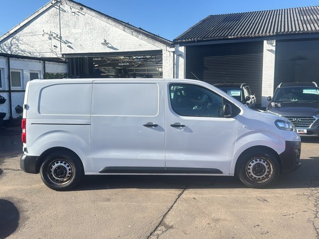 View our Vauxhall Vivaro 1.5 Turbo D 2700 Dynamic Panel Van 6dr Diesel Manual L1 H1 Euro 6 (s/s) (100 ps)