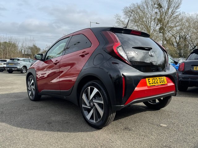 2022 Toyota Aygo X 1L Edge 5dr - Photo 2