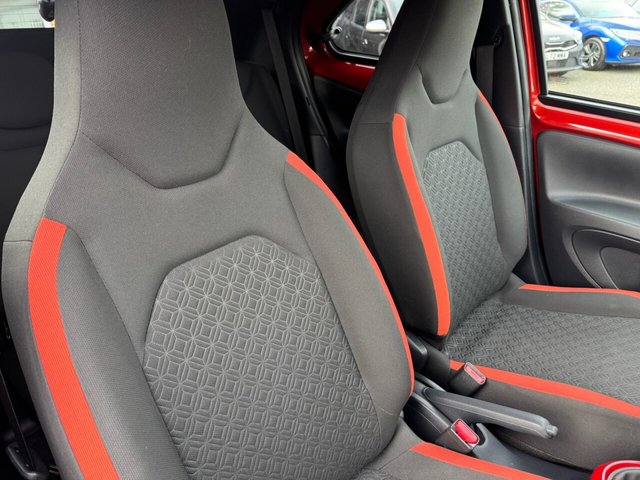 2022 Toyota Aygo X 1L Edge 5dr - Photo 10