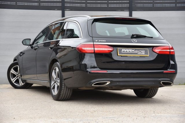 2019 Mercedes-Benz E-CLASS - Photo 3