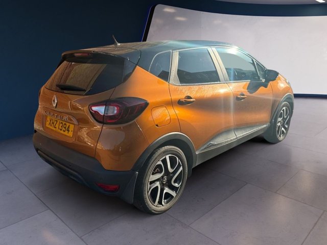 2019 RENAULT CAPTUR 1.5 dCi ENERGY Iconic SUV 5dr Diesel Manual Euro 6 (s/s) (90 ps) - Photo 2