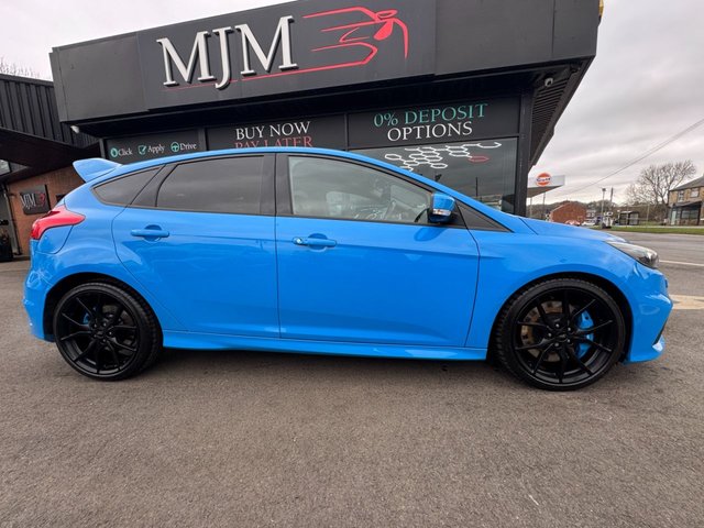 2017 FORD FOCUS 2017 2.3T EcoBoost RS Hatchback 5dr Petrol Manual AWD Euro 6 (s/s) (350 ps) * HUGE SPEC LIST * FULL FORD SERVICE HISTORY * LUXURY PACK * REAR VIEW CAMERA * 19" FORGED BLACK ALLOYS * RS RECARO SEATS * SONY AUDIO * PRIVACY GLASS * RS FLAT BOTTOMED STEERING WHEEL * BLUE PRAKE CALIPERS * SYNC 3 NAV * APPLE CARPLAY * NITROUS BLUE * 8" DISPLAY * QUICKCLEAR WINDSCREEN * LAUNCH CONTROL * POWER FOLDING MIRRORS * REAR PARKING SENSORS * SAT NAV * DAB * STUNNING THROUGHOUT * - Photo 10