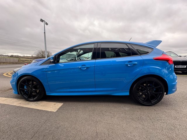 2017 FORD FOCUS 2017 2.3T EcoBoost RS Hatchback 5dr Petrol Manual AWD Euro 6 (s/s) (350 ps) * HUGE SPEC LIST * FULL FORD SERVICE HISTORY * LUXURY PACK * REAR VIEW CAMERA * 19" FORGED BLACK ALLOYS * RS RECARO SEATS * SONY AUDIO * PRIVACY GLASS * RS FLAT BOTTOMED STEERING WHEEL * BLUE PRAKE CALIPERS * SYNC 3 NAV * APPLE CARPLAY * NITROUS BLUE * 8" DISPLAY * QUICKCLEAR WINDSCREEN * LAUNCH CONTROL * POWER FOLDING MIRRORS * REAR PARKING SENSORS * SAT NAV * DAB * STUNNING THROUGHOUT * - Photo 11
