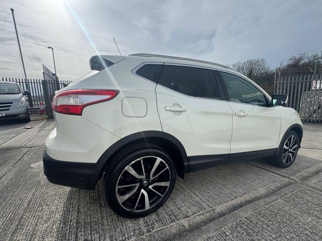 2015 Nissan Qashqai 1.6L Tekna 5dr - Photo 11