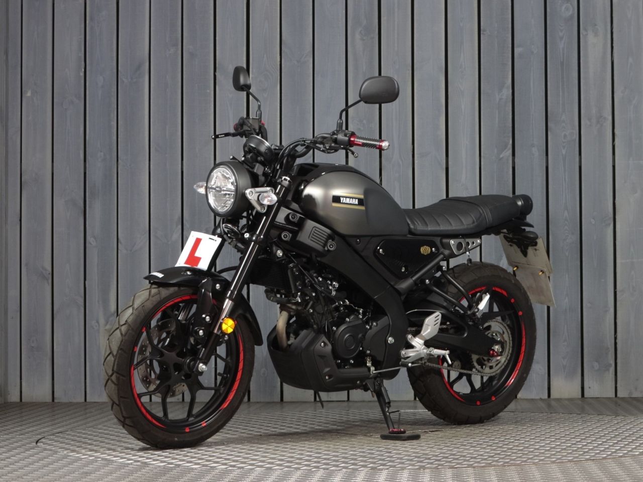 YAMAHA XSR125