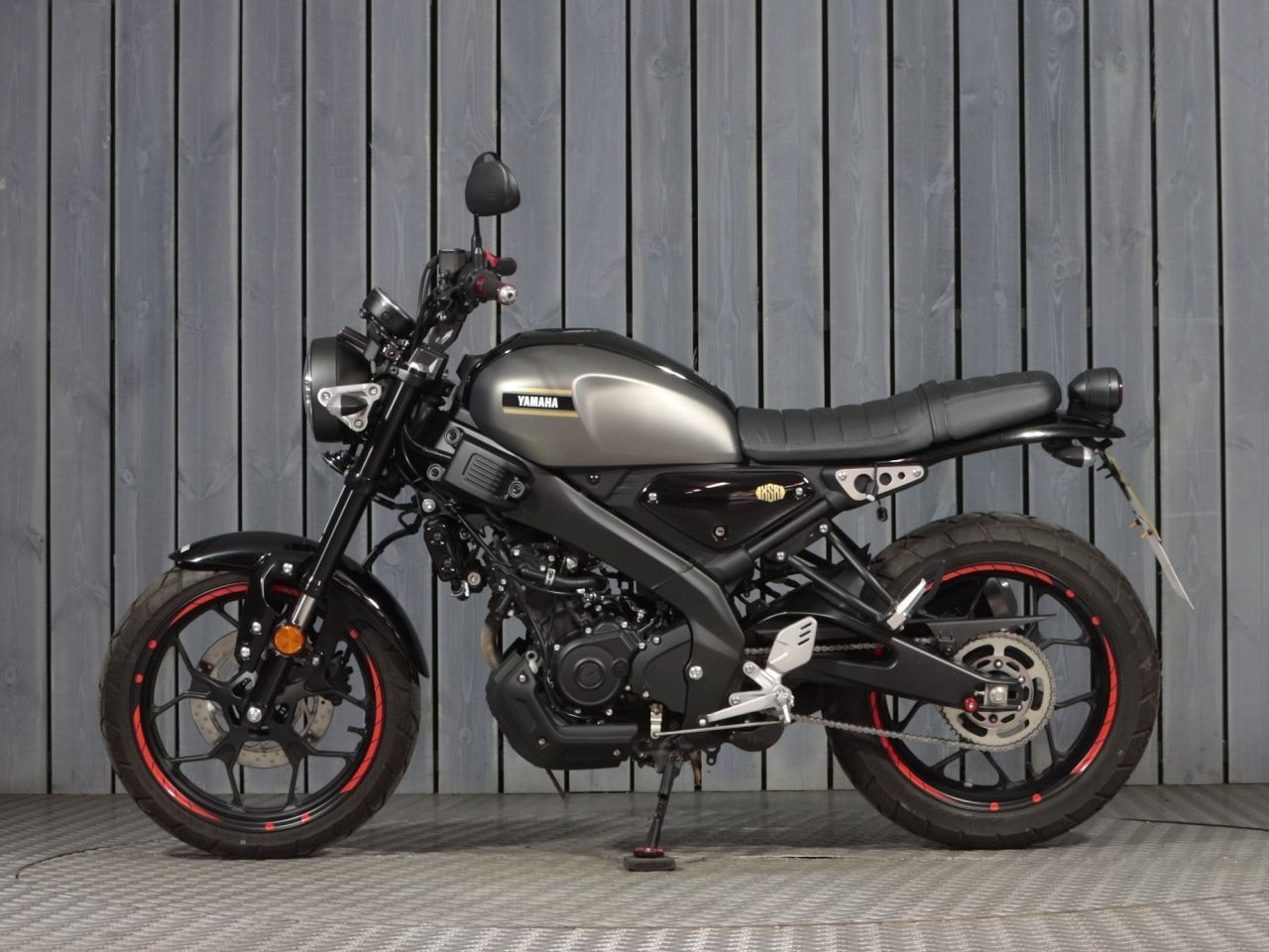 YAMAHA XSR125