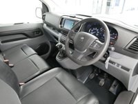 USED 2021 71 PEUGEOT EXPERT 1.5 BLUEHDI 100 BHP PROFESSIONAL 6 DOOR SAT NAV | AIR CON | ROOF RACK & PIPE TUBE !
