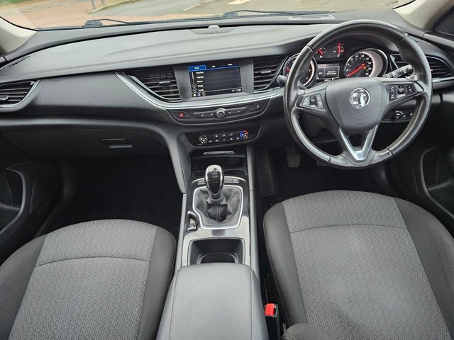 2018 Vauxhall Insignia 1.6L Design 5dr - Photo 3