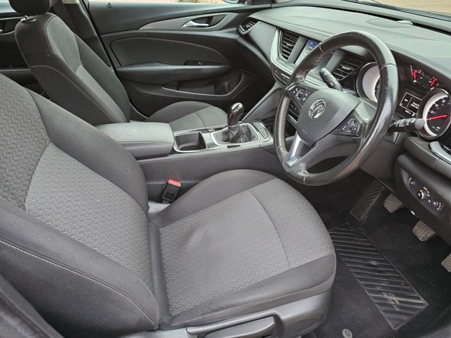 2018 Vauxhall Insignia 1.6L Design 5dr - Photo 11