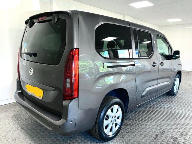 2022 Vauxhall Combo Life 1.5L Se 5dr - Photo 2