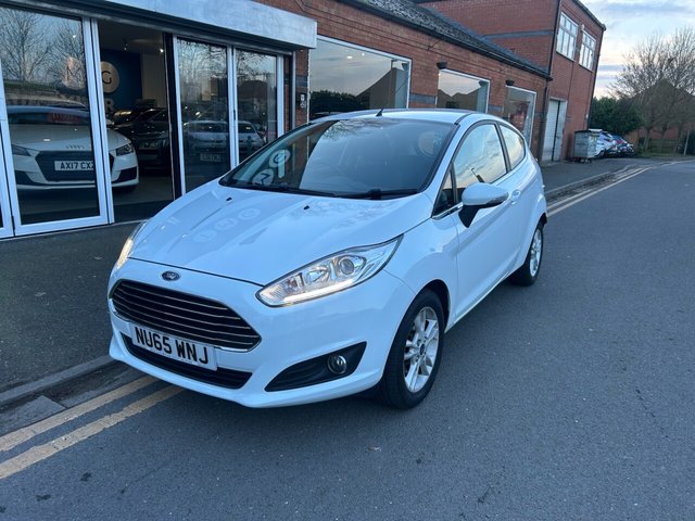 2015 Ford Fiesta 1L Zetec 3dr - Photo 2