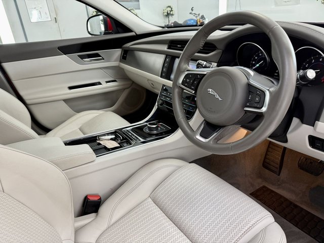 2018 JAGUAR XF 2018 2.0i Prestige Saloon 4dr Petrol Auto Euro 6 (s/s) (200 ps) - Photo 3