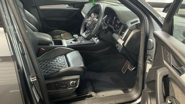 2020 AUDI SQ5 - Photo 8