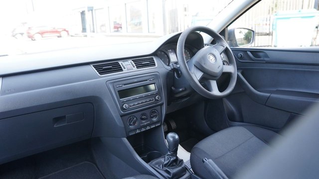 2013 SKODA RAPID 1.2 TSI S Hatchback 5dr Petrol Manual Euro 5 (86 ps) - Photo 2