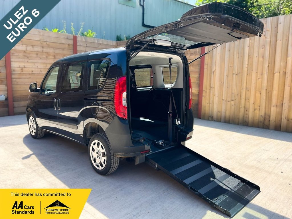Black 2018 Fiat Doblo MPV Front-wheel drive Manual