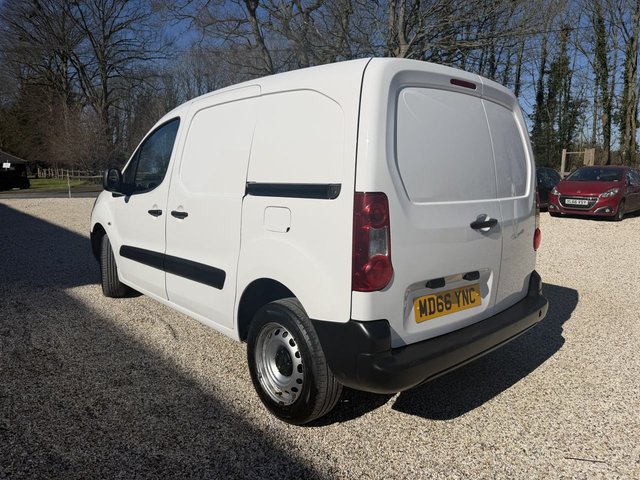 2017 PEUGEOT PARTNER - Photo 10