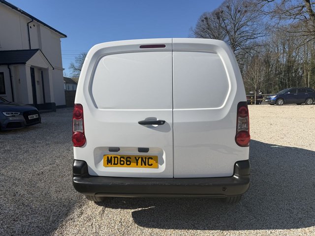 2017 PEUGEOT PARTNER - Photo 11