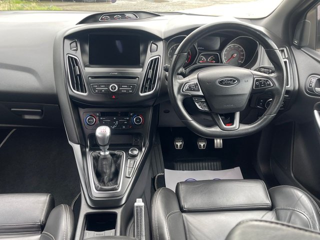 2017 FORD FOCUS - Photo 8