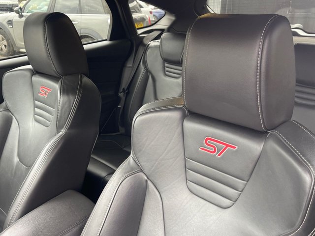 2017 FORD FOCUS - Photo 10