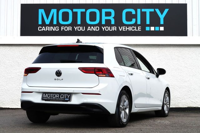 2022 VOLKSWAGEN GOLF 1.5 TSI Life Hatchback 5dr Petrol Manual Euro 6 (s/s) (150 ps) - Photo 3