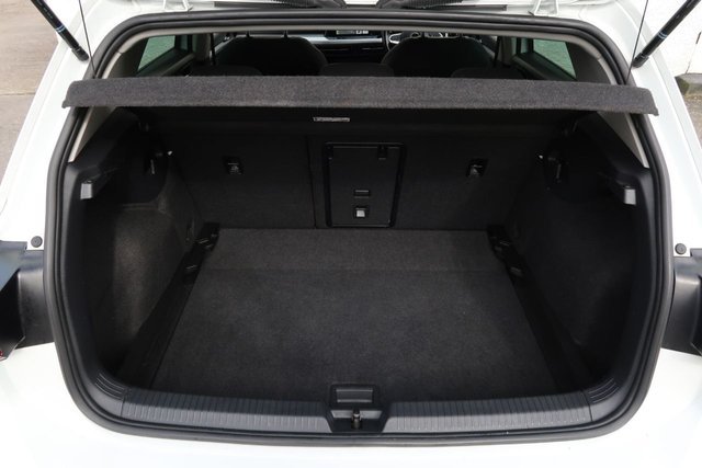 2022 VOLKSWAGEN GOLF 1.5 TSI Life Hatchback 5dr Petrol Manual Euro 6 (s/s) (150 ps) - Photo 12