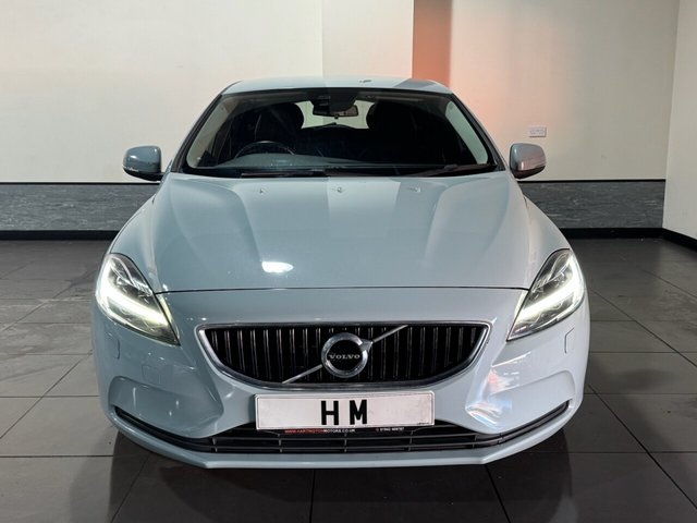 2018 VOLVO V40 - Photo 3