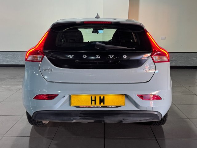 2018 VOLVO V40 - Photo 4