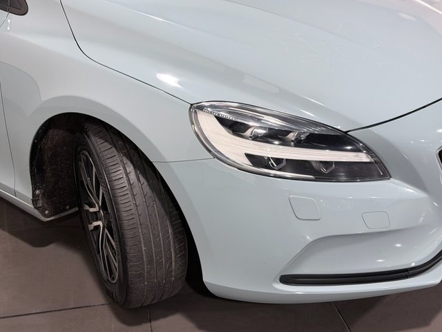 2018 VOLVO V40 - Photo 9