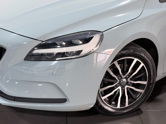 2018 VOLVO V40 - Photo 10