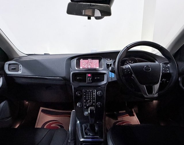 2018 VOLVO V40 - Photo 11