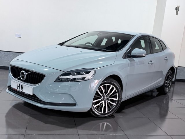 2018 VOLVO V40
