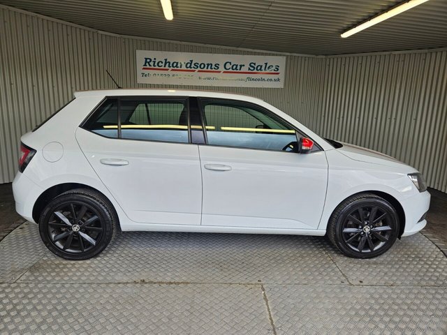 2017 SKODA FABIA - Photo 2