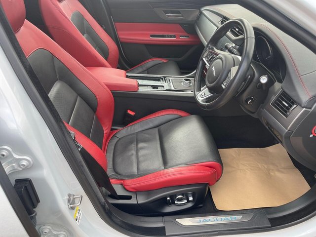 2016 JAGUAR XF - Photo 8