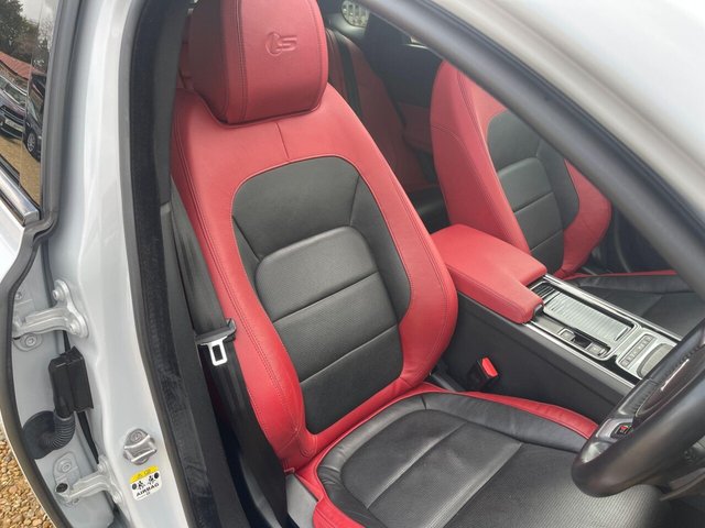 2016 JAGUAR XF - Photo 9