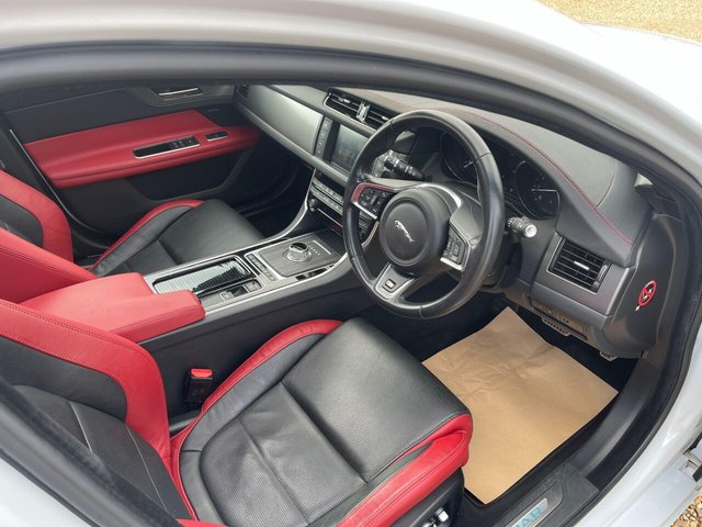 2016 JAGUAR XF - Photo 7