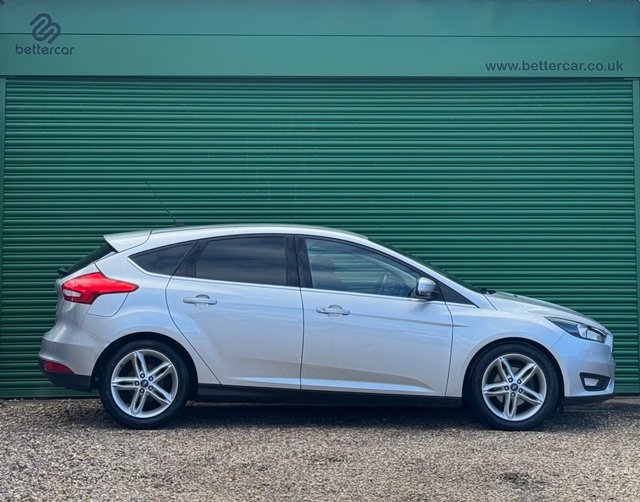 2017 FORD FOCUS 1.0T EcoBoost Zetec Hatchback 5dr Petrol Manual Euro 6 (s/s) (100 ps) - Photo 4